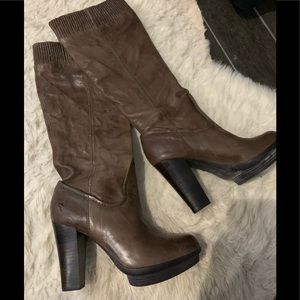 FRYE Mimi scrunch platform boot. Size 7.5 brown leather. Like new.